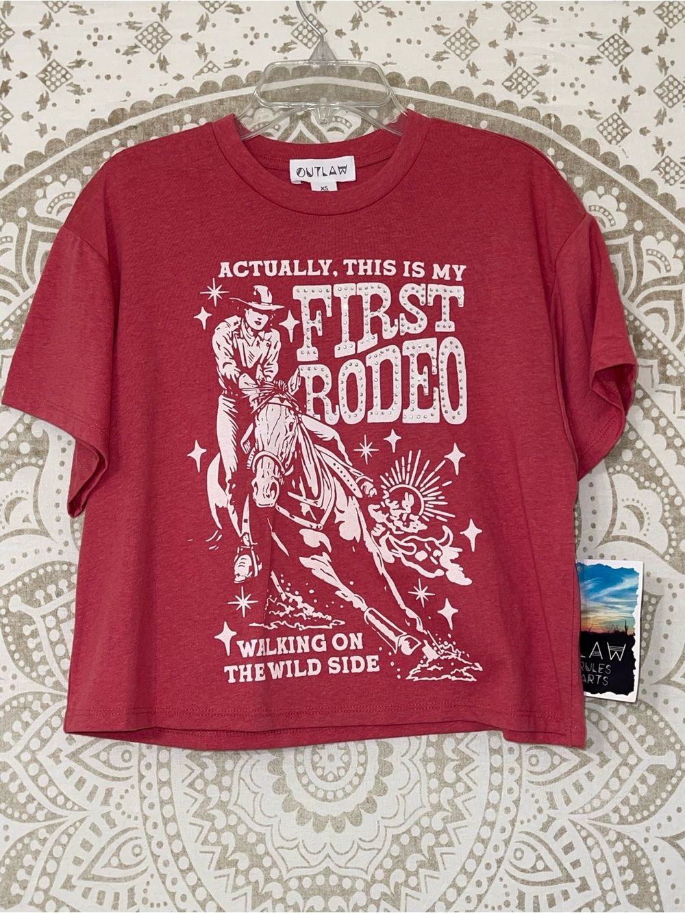 NWT LADIES "OUTLAW" RED/WHITE CUTE RODEO THEMED TOP, SIZE XS